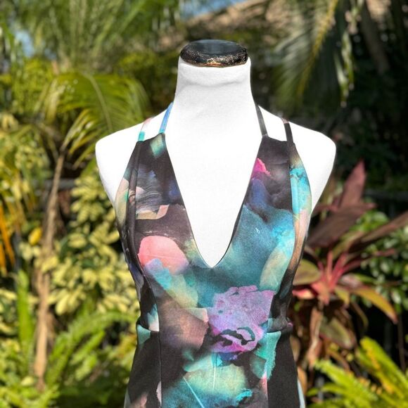 Bebe Plunge Mini Cocktail Dress - Picture 5 of 10